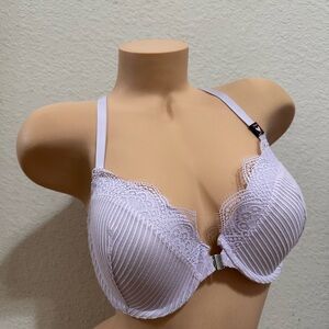 34DD Victoria's Secret Lace-Trimmed Bra in Soft Lavender